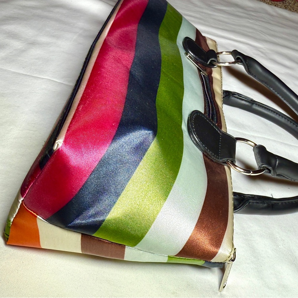 Primeware Insulated Wine Clutch Bag with Wine bottle opener. - Picture 6 of 11